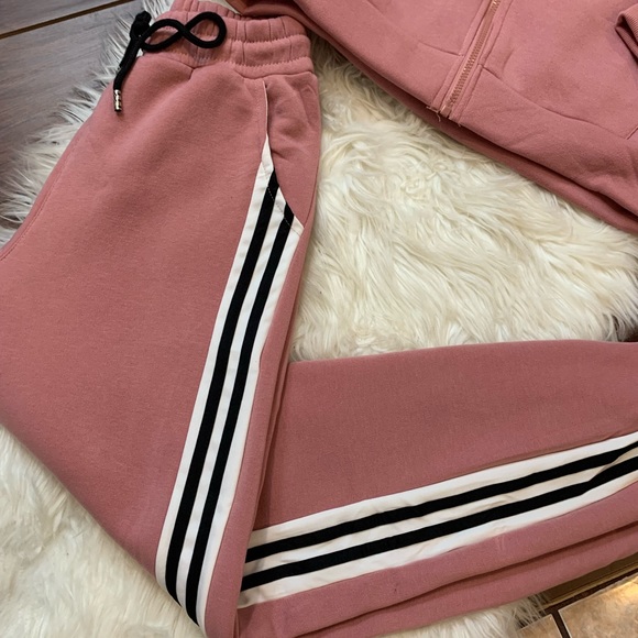 2pc sweatsuit set - Picture 2 of 7